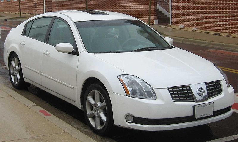 2004-2006_Nissan_Maxima_3.5SE.jpg